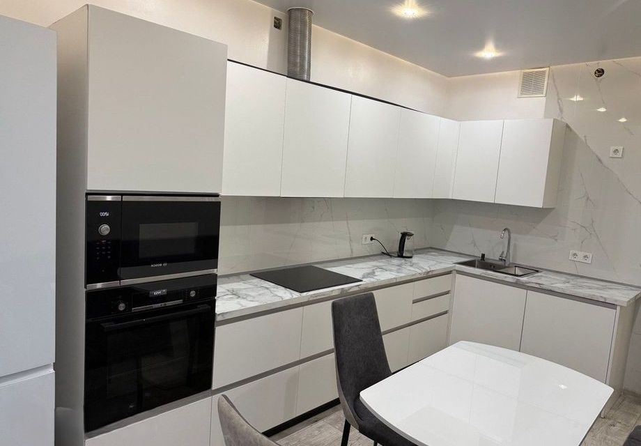 Сдаётся 1-комнатная квартира, 42 м²