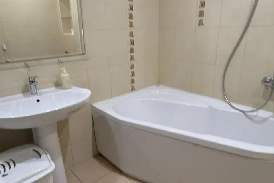 Сдаётся 2-комнатная квартира, 60 м²
