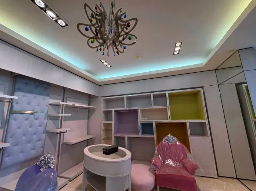 Сдаётся торговое помещение, 200 м²