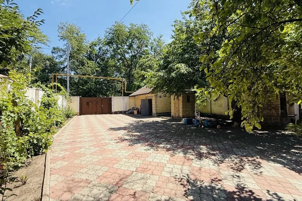 Сдаётся 4-этажный дом, 100 м²