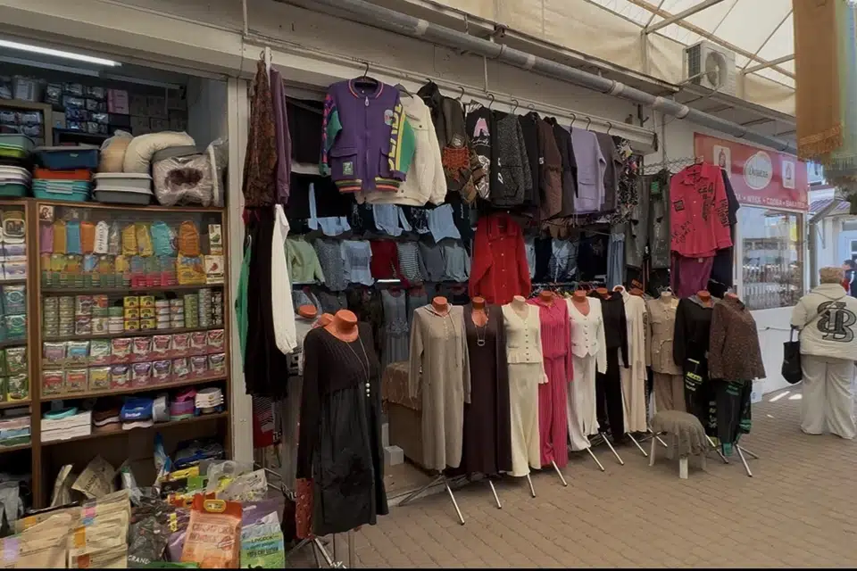 Сдаётся торговое помещение, 10 м²