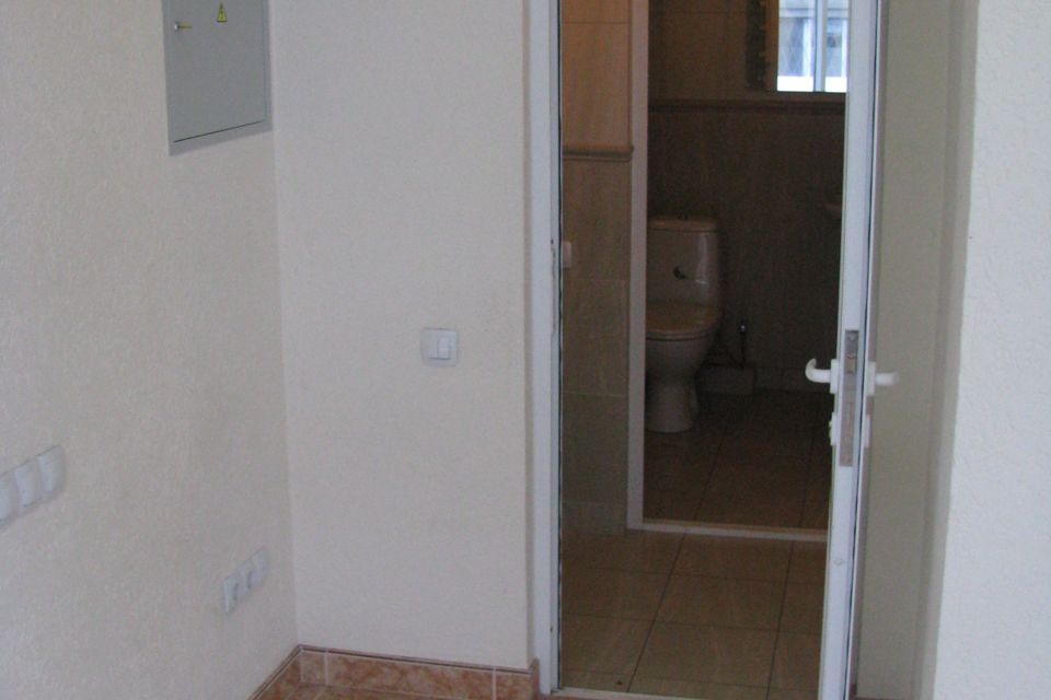 Сдаётся торговое помещение, 50 м²