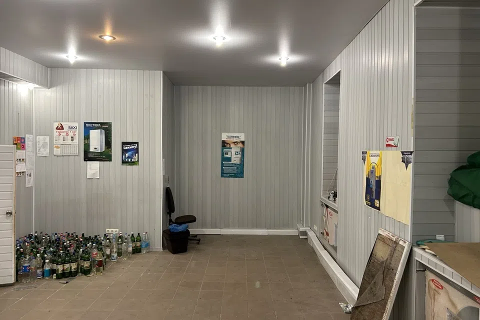Сдаётся торговое помещение, 180 м²