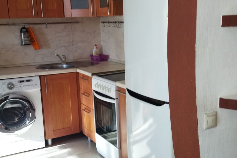 Сдаётся 2-комнатная квартира, 58 м²