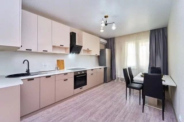 Сдаётся 2-комнатная квартира, 56.6 м²