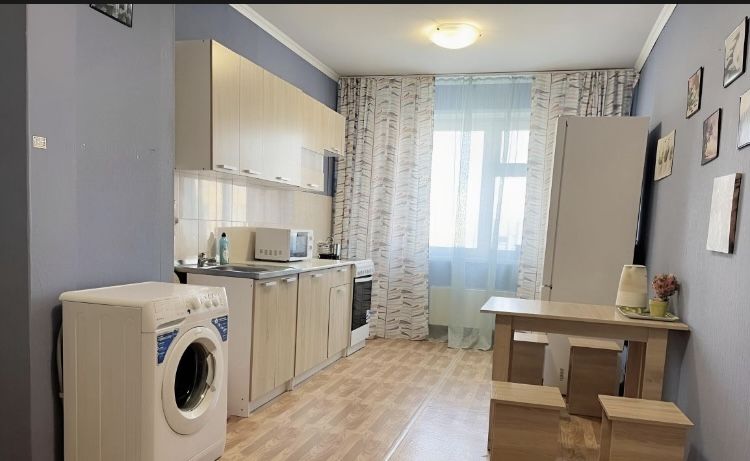 Сдаётся 1-комнатная квартира, 65 м²