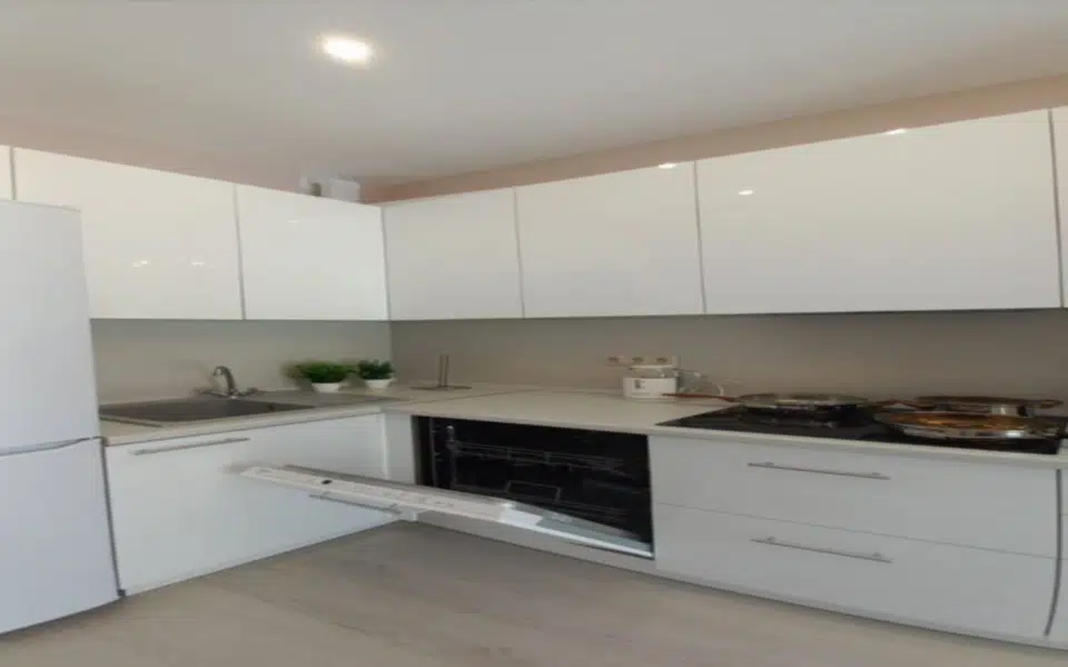Сдаётся 2-комнатная квартира, 79 м²