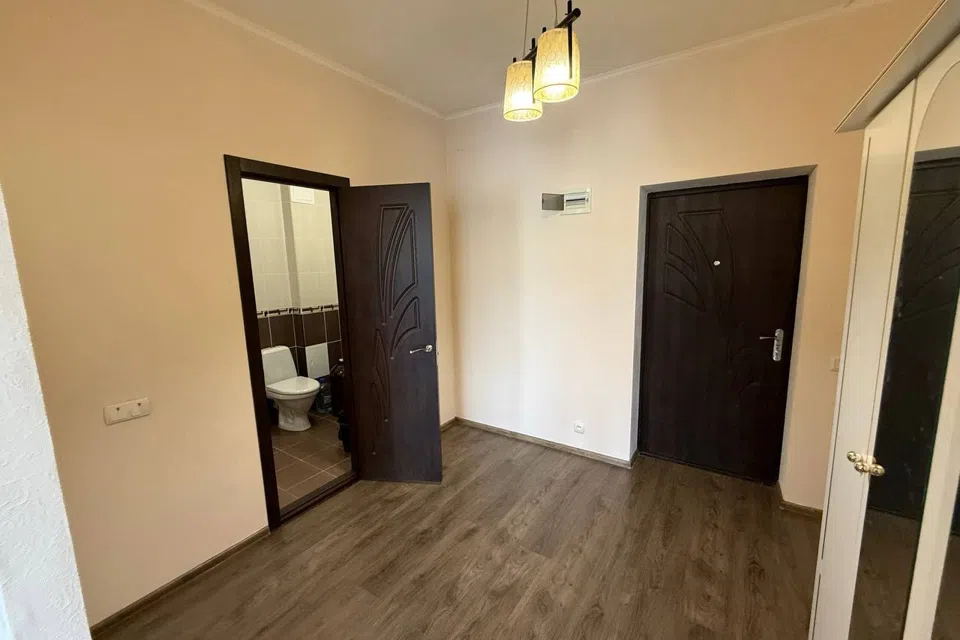 Сдаётся 3-этажный дом, 60 м²