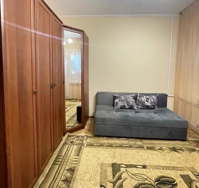 Сдаётся 1-комнатная квартира, 55.8 м²