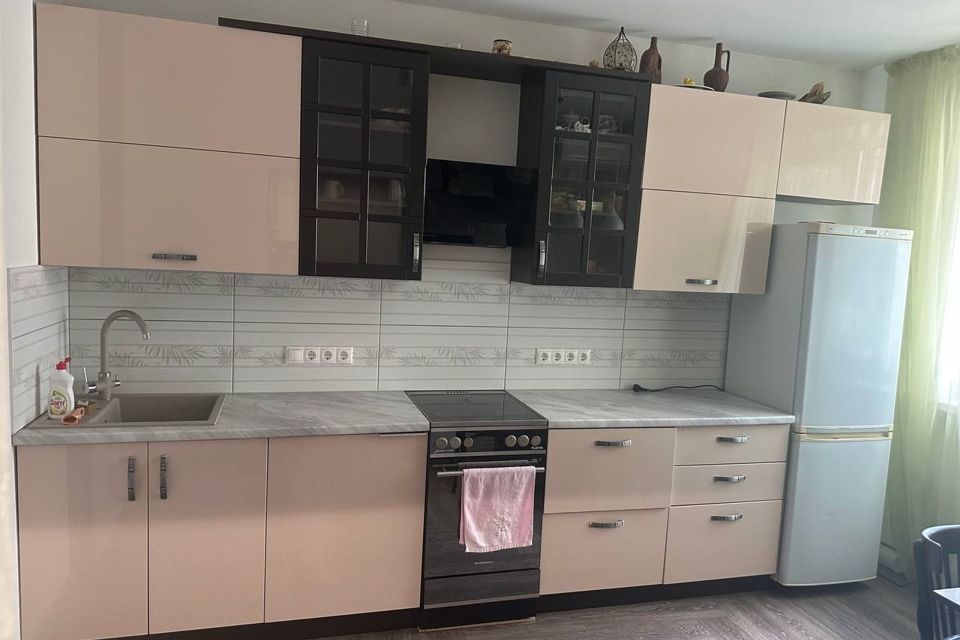 Сдаётся 2-комнатная квартира, 75 м²