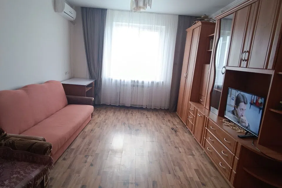 Сдаётся 1-комнатная квартира, 55 м²