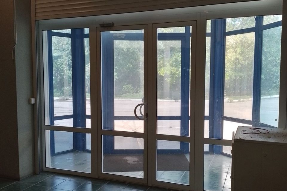 Сдаётся торговое помещение, 2400 м²