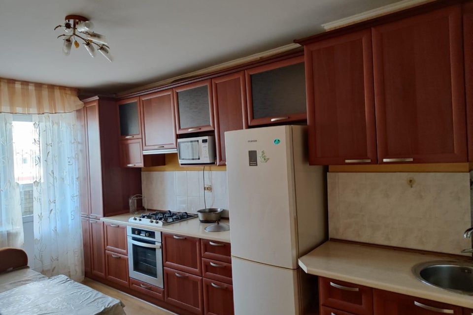 Сдаётся 2-комнатная квартира, 75 м²
