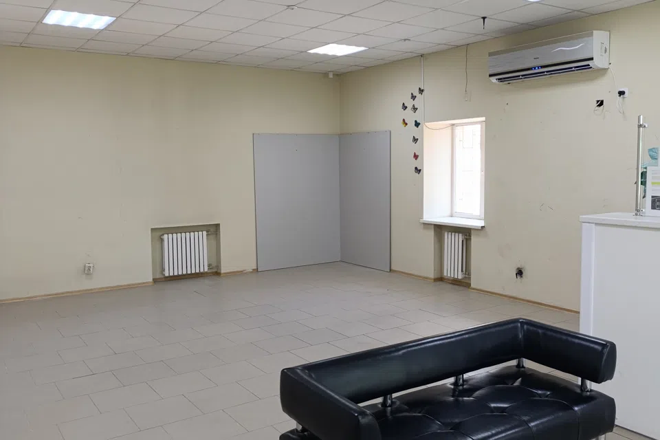 Сдаётся торговое помещение, 30 м²
