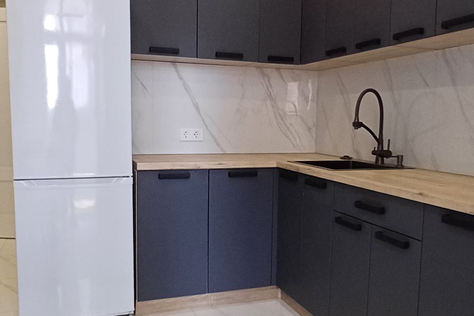 Сдаётся 1-комнатная квартира, 42 м²