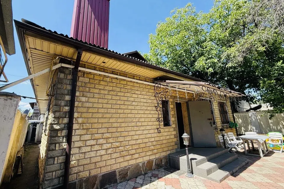 Сдаётся 4-этажный дом, 100 м²