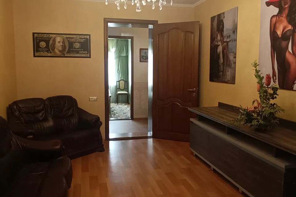 Сдаётся 2-комнатная квартира, 55 м²