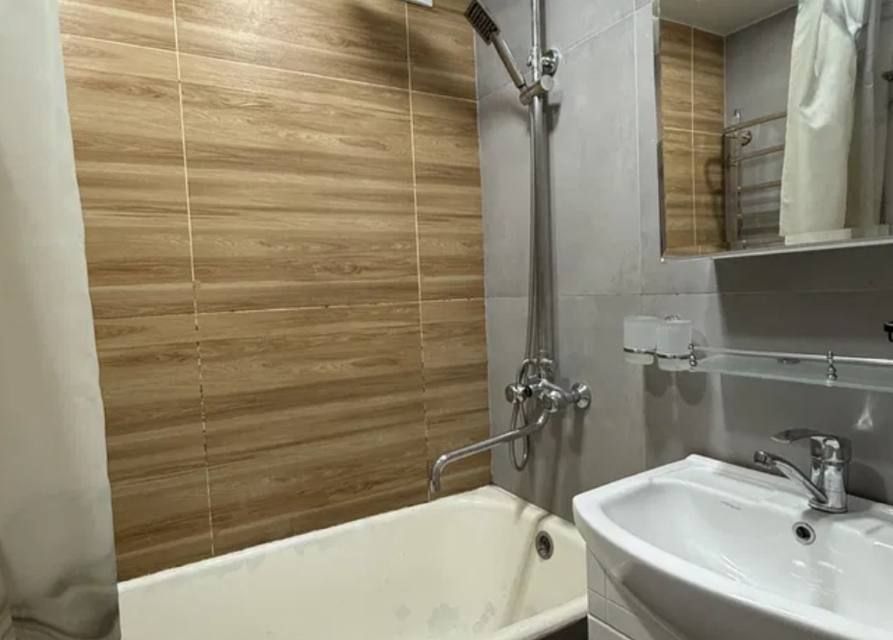 Сдаётся 1-комнатная квартира, 42 м²