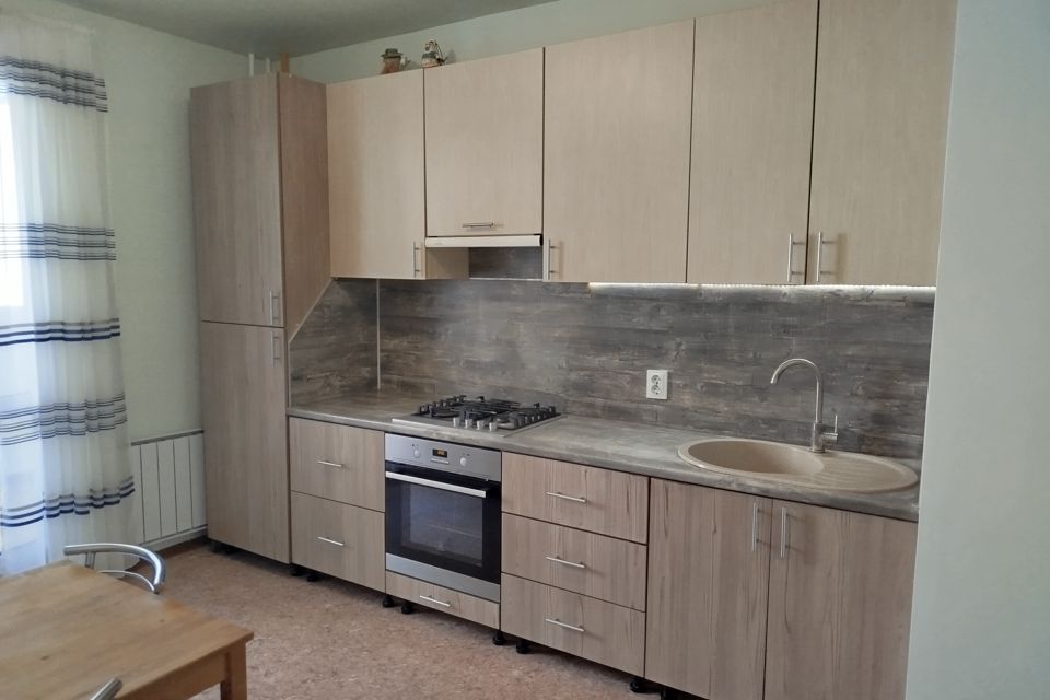 Сдаётся 1-комнатная квартира, 50 м²