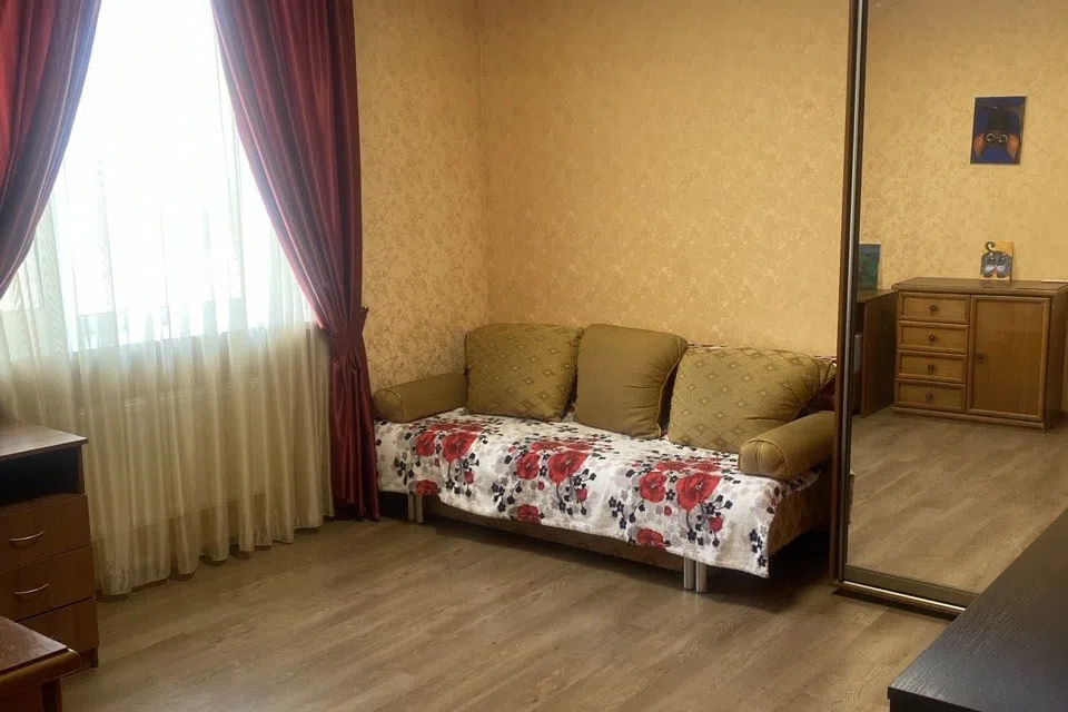 Сдаётся 1-этажный дом, 100 м²