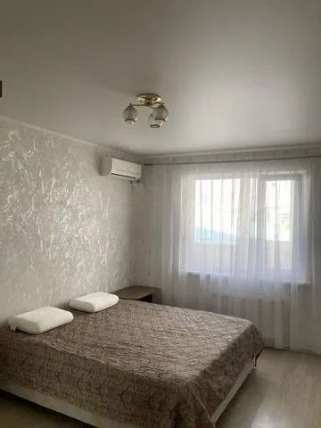 Сдаётся 2-комнатная квартира, 61 м²