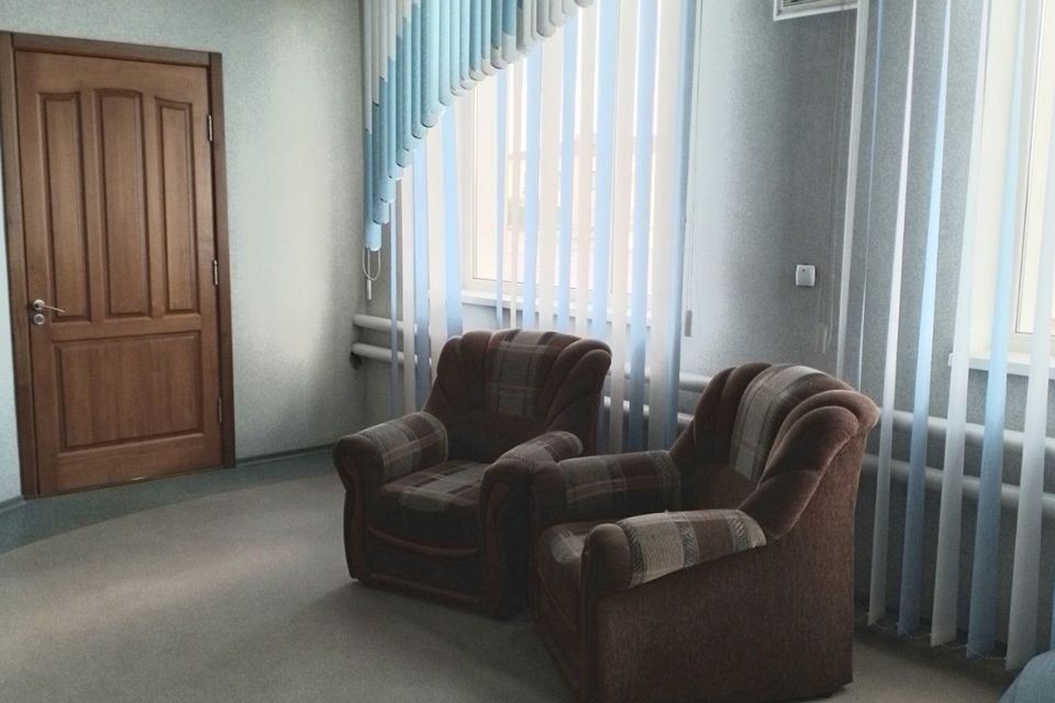 Сдаётся торговое помещение, 2400 м²