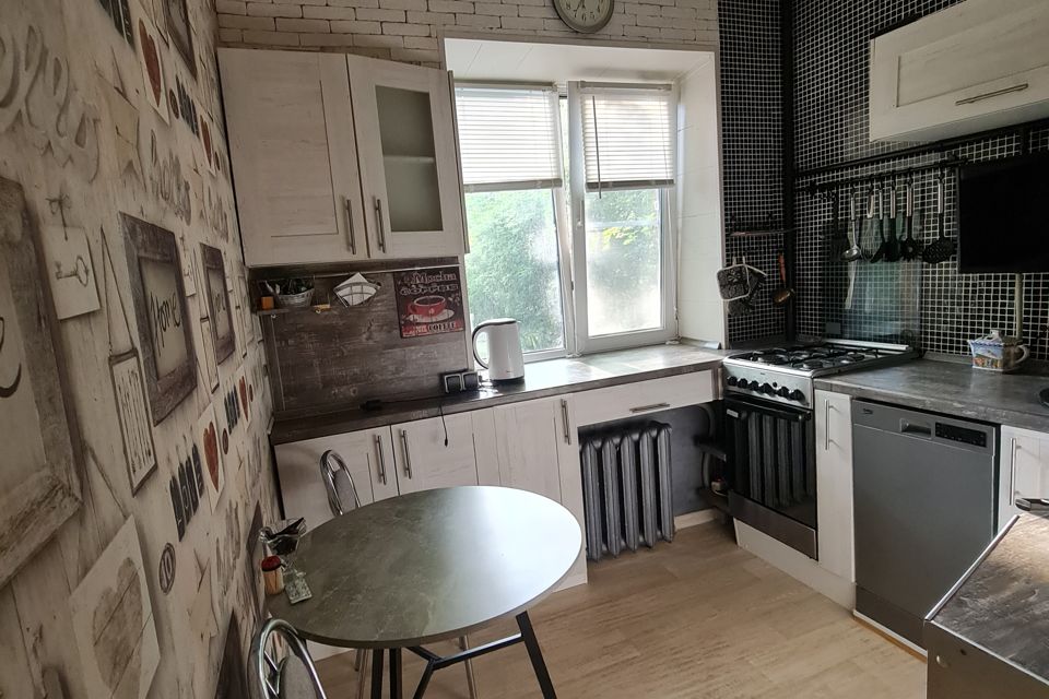 Сдаётся 2-комнатная квартира, 42.2 м²
