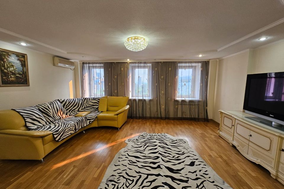 Сдаётся 3-комнатная квартира, 114 м²