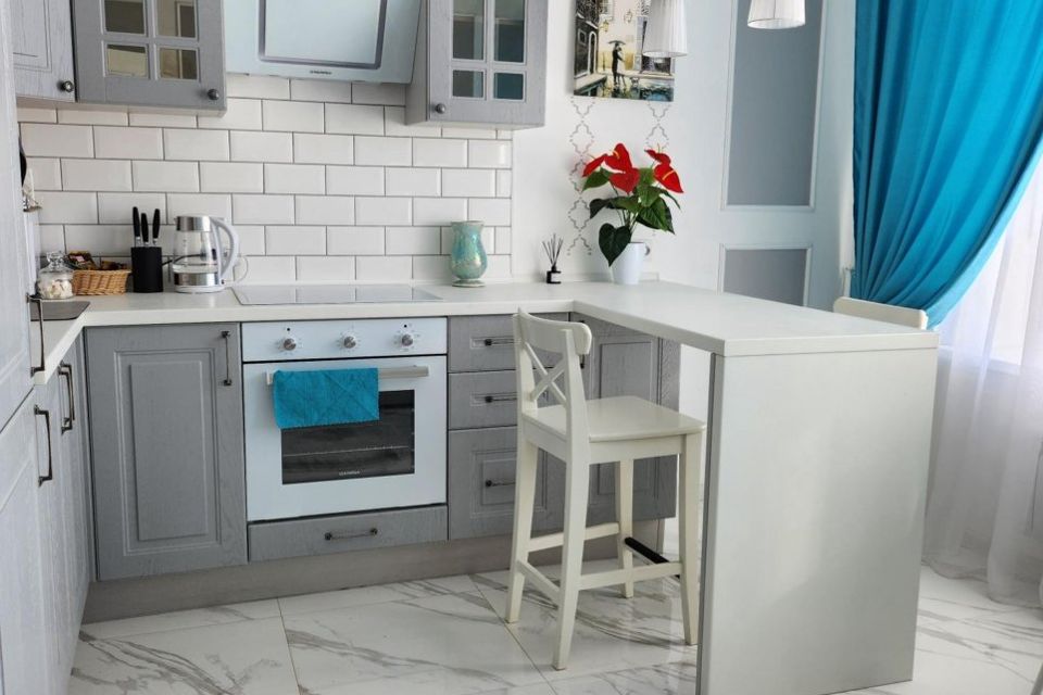 Сдаётся 1-комнатная квартира, 55 м²