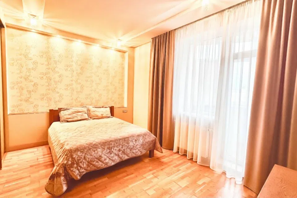 Сдаётся 3-комнатная квартира, 111 м²