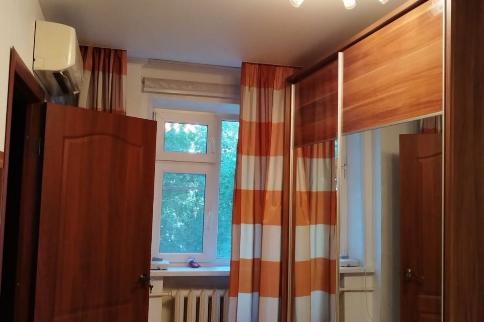 Сдаётся 3-комнатная квартира, 56.6 м²