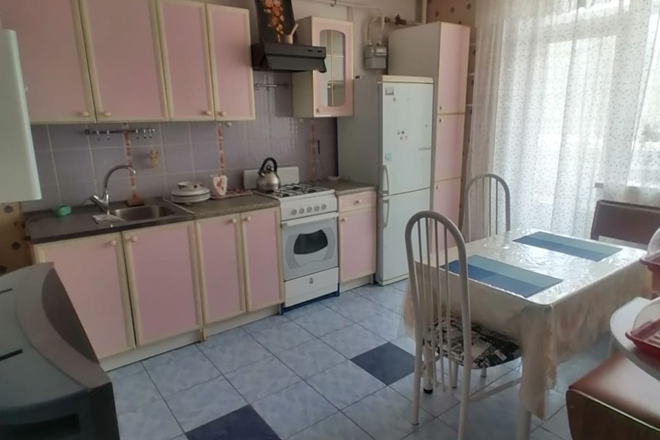 Сдаётся 2-комнатная квартира, 60 м²