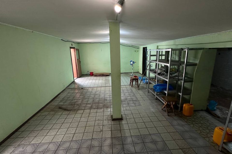 Сдаётся торговое помещение, 68 м²