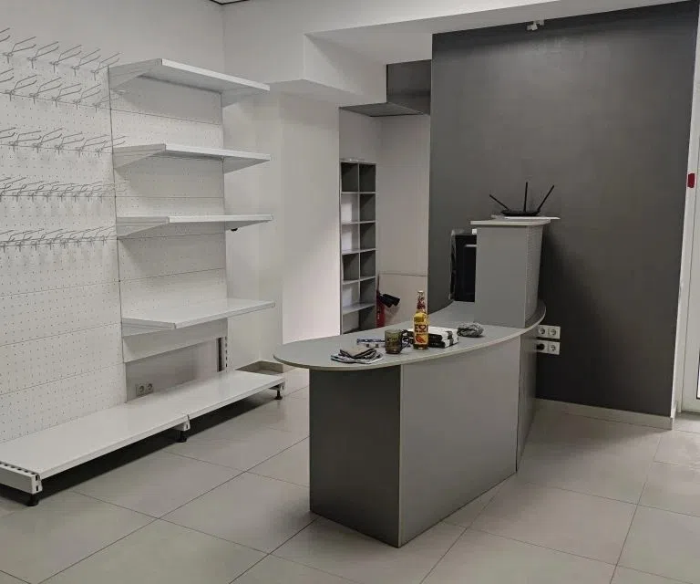 Сдаётся торговое помещение, 86 м²
