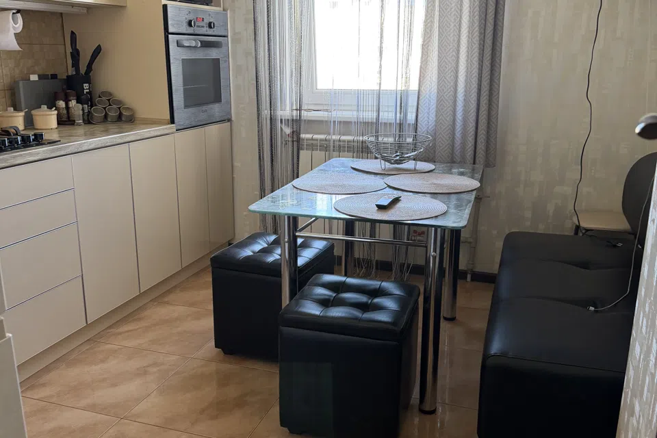Сдаётся 2-комнатная квартира, 55 м²