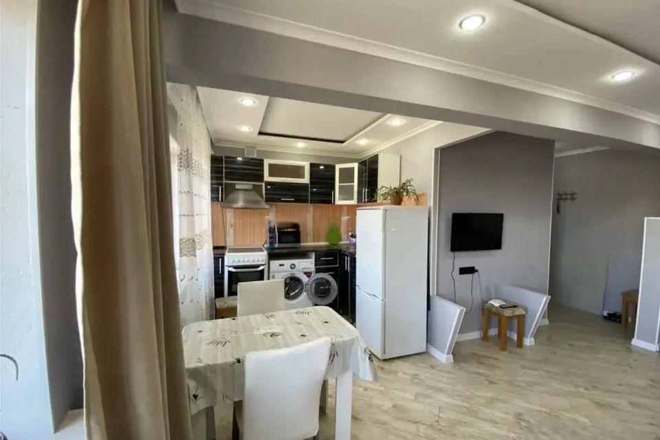 Сдаётся 1-комнатная квартира, 42 м²