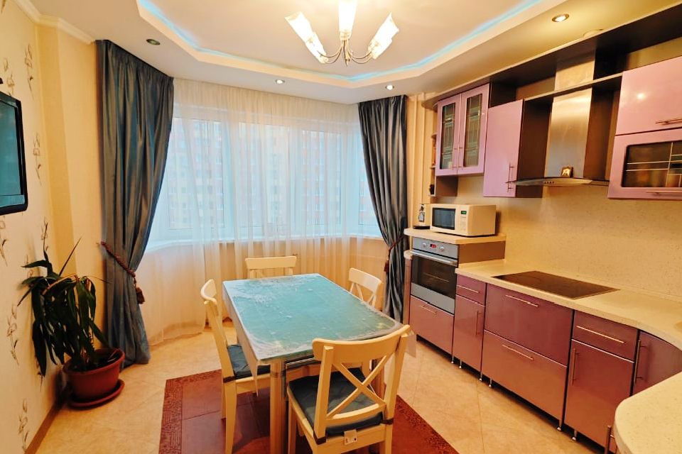 Сдаётся 2-комнатная квартира, 64 м²