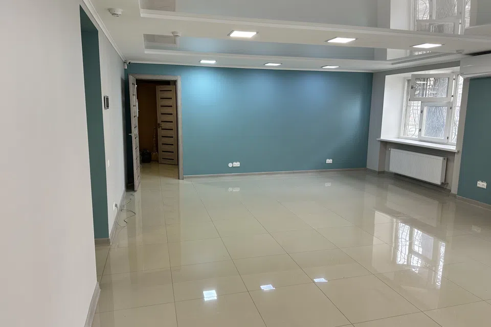 Сдаётся торговое помещение, 106 м²