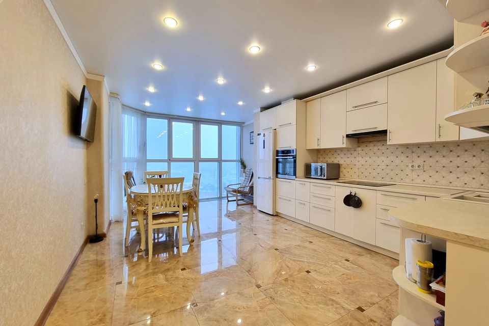 Сдаётся 3-комнатная квартира, 110 м²