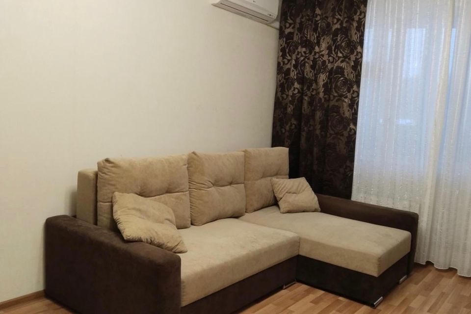 Сдаётся 1-комнатная квартира, 38 м²