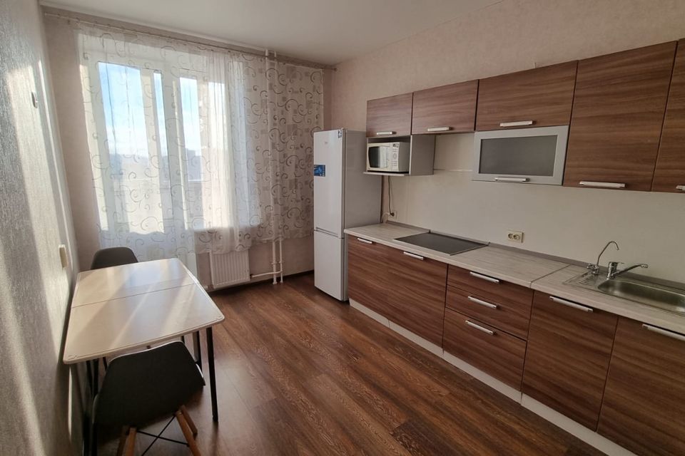 Сдаётся 1-комнатная квартира, 42 м²
