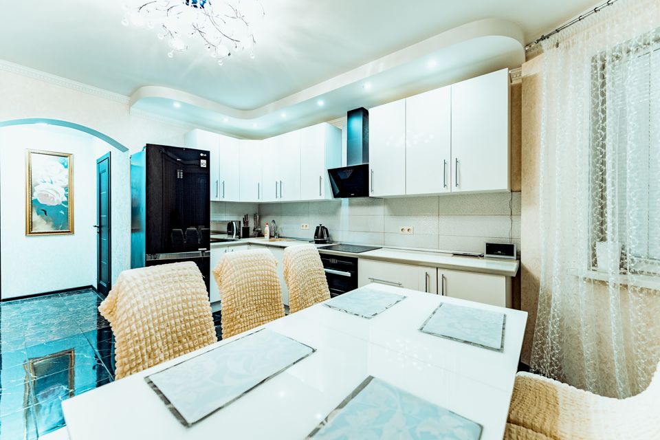 Сдаётся 2-комнатная квартира, 65 м²