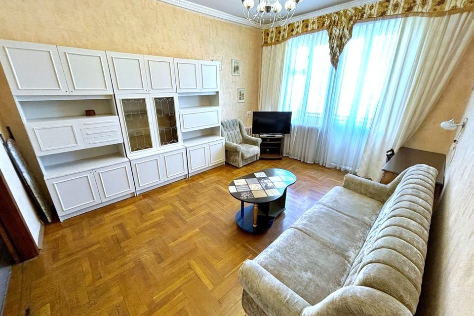 Сдаётся 2-комнатная квартира, 55 м²