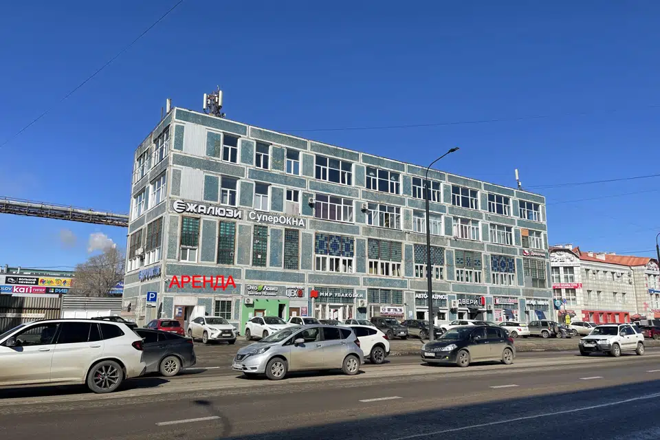 Сдаётся торговое помещение, 100 м²