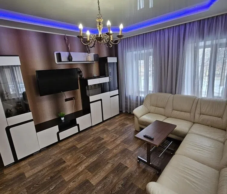 Сдаётся 1-этажный дом, 100 м²