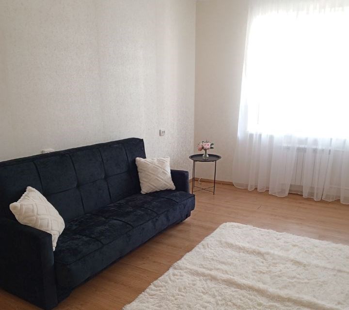 Сдаётся 2-комнатная квартира, 79 м²