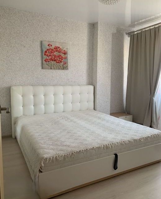 Сдаётся 2-комнатная квартира, 64.8 м²