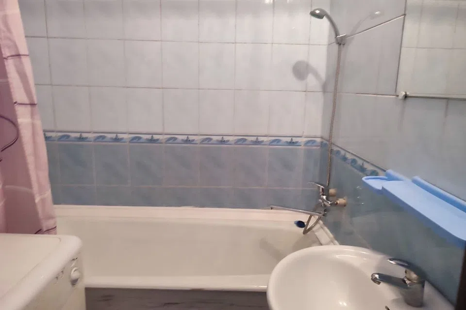 Сдаётся 2-комнатная квартира, 55 м²