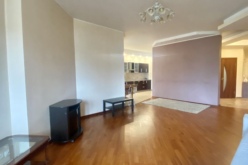 Сдаётся 2-комнатная квартира, 102 м²