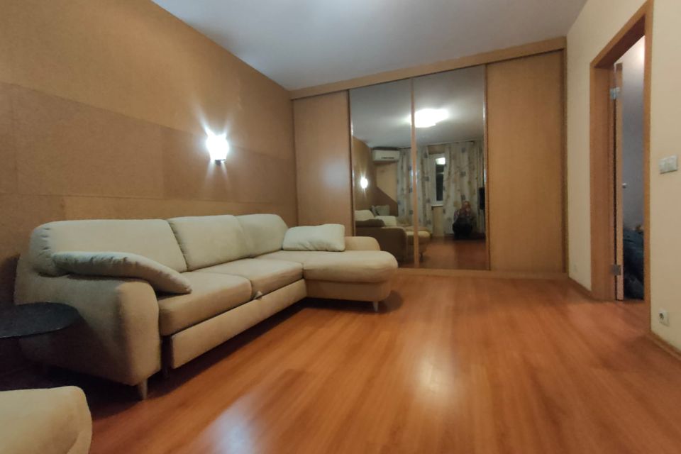 Сдаётся 1-комнатная квартира, 37 м²